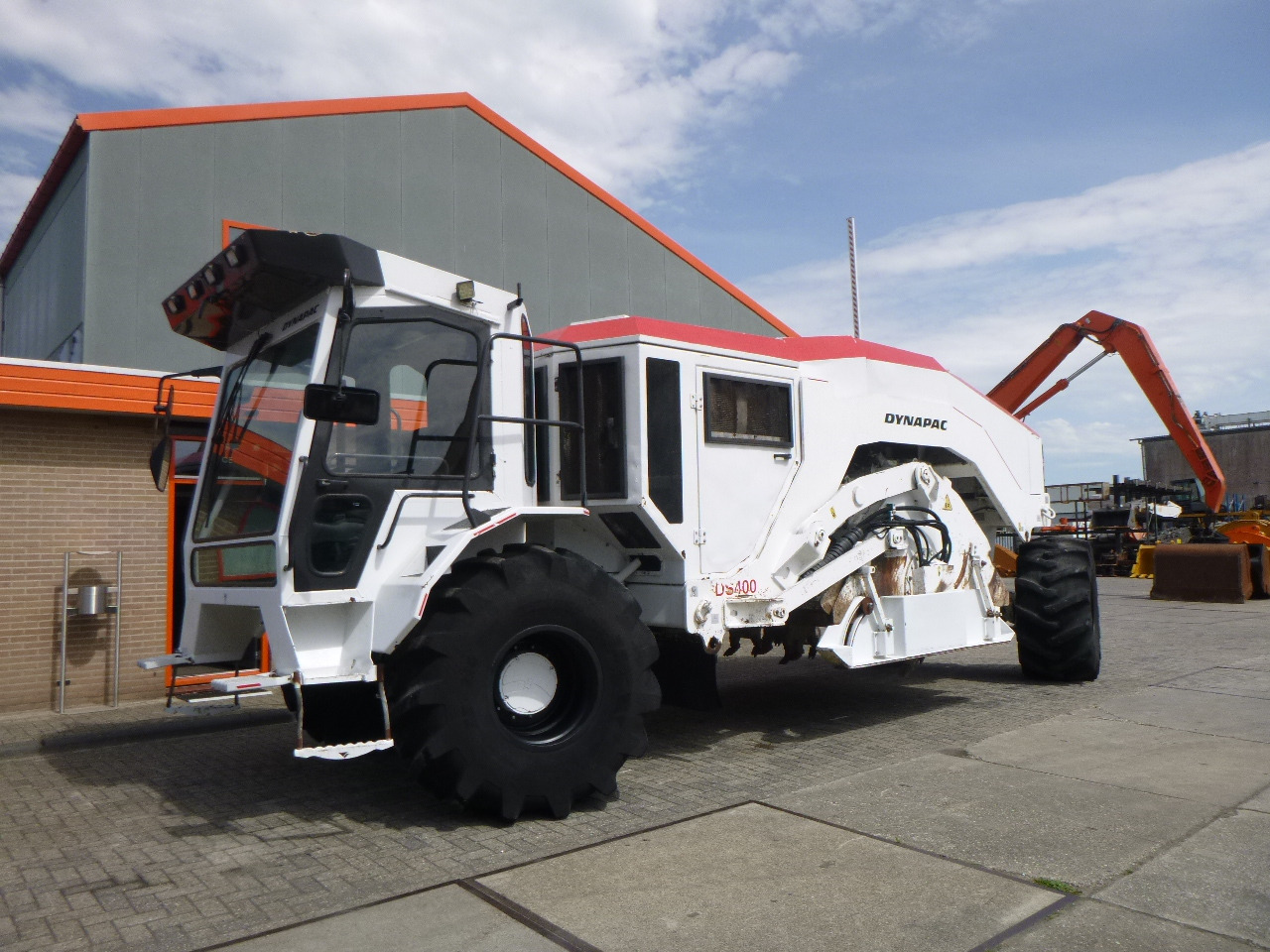 DYNAPAC DS400(RABAUD ROTOSTAB 525) - Stabilisateur: photos 3 DYNAPAC DS400(RABAUD ROTOSTAB 525) - Stabilisateur: photos 3