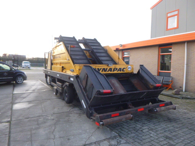 DYNAPAC HR21 Chip Spreader - Travaux routiers: photos 3 DYNAPAC HR21 Chip Spreader - Travaux routiers: photos 3