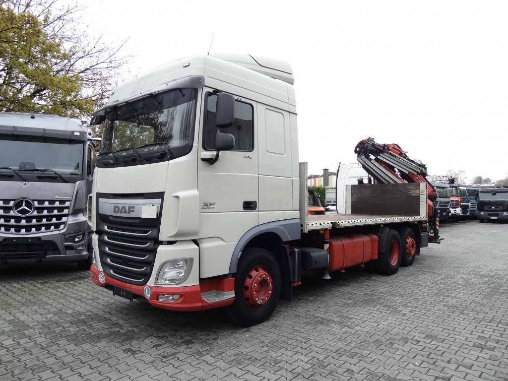Daf XF440 6X2 Fassi 235 mit Jib bis 24.50 Meter - Camion plateau, Camion grue: photos 1 Daf XF440 6X2 Fassi 235 mit Jib bis 24.50 Meter - Camion plateau, Camion grue: photos 1