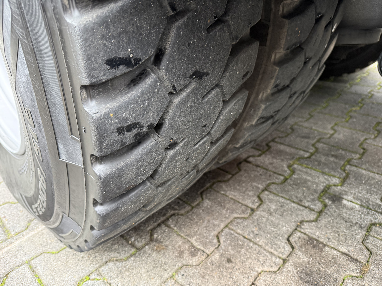 Mercedes-Benz Actros 2548 LS 6X2 Kran HMF 3220 bis 16 Meter - Tracteur routier: photos 4 Mercedes-Benz Actros 2548 LS 6X2 Kran HMF 3220 bis 16 Meter - Tracteur routier: photos 4