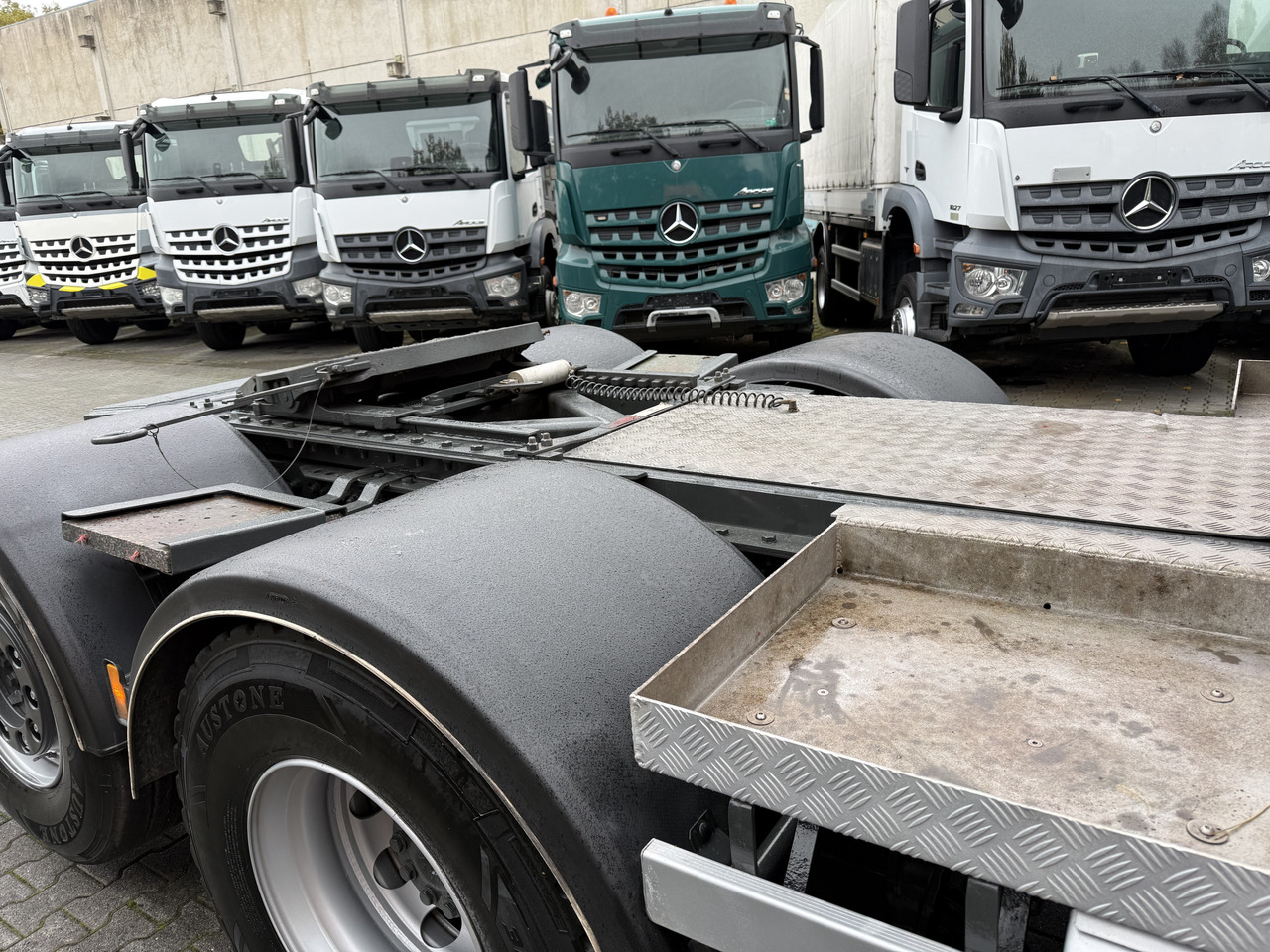 Mercedes-Benz Actros 2548 LS 6X2 Kran HMF 3220 bis 16 Meter - Tracteur routier: photos 3 Mercedes-Benz Actros 2548 LS 6X2 Kran HMF 3220 bis 16 Meter - Tracteur routier: photos 3