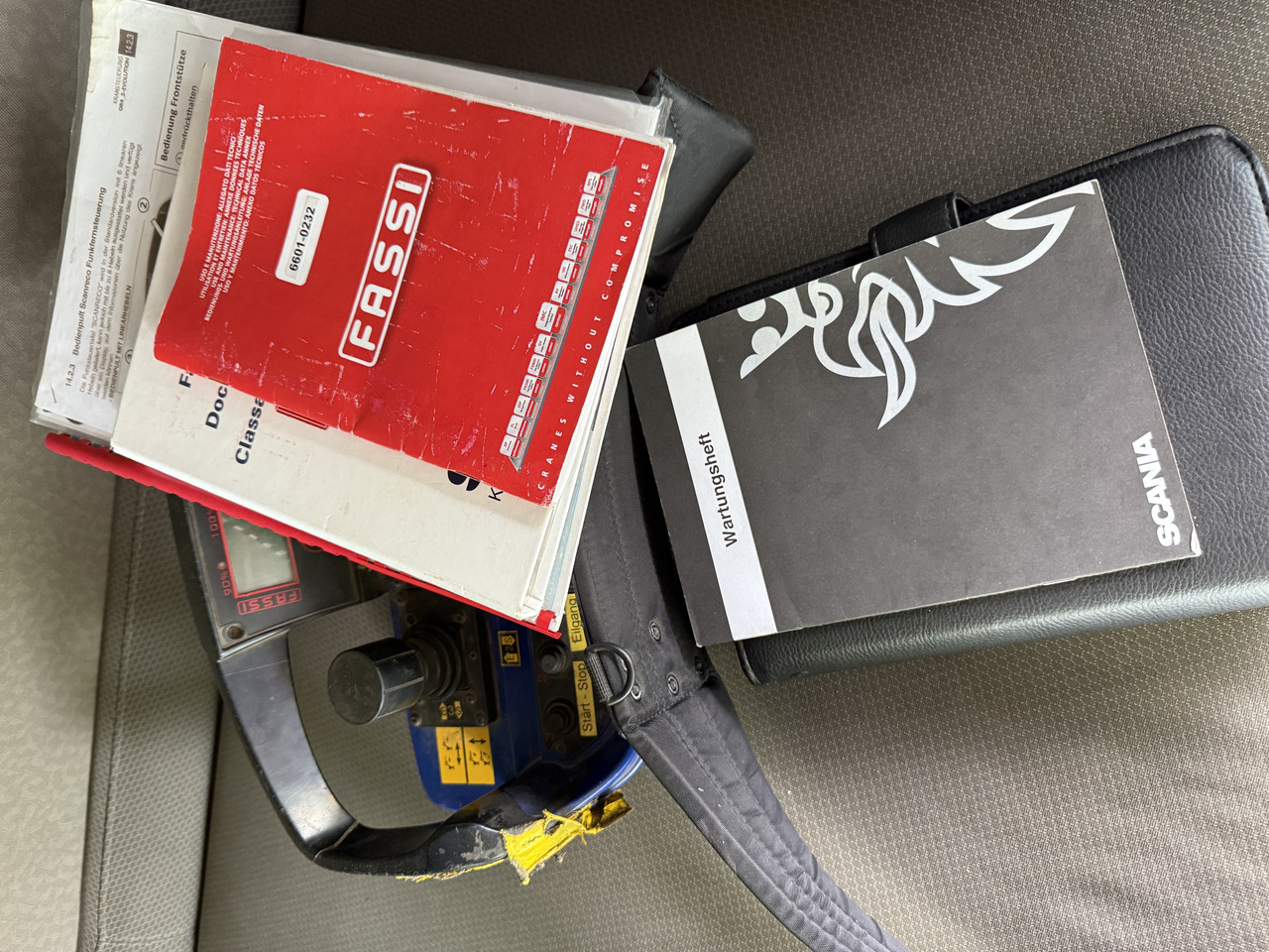 Scania R450 8X4 Kran Fassi F660 bis 34 Meter - Tracteur routier: photos 5 Scania R450 8X4 Kran Fassi F660 bis 34 Meter - Tracteur routier: photos 5