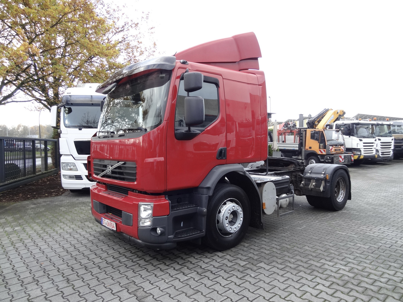 Volvo FE320 Fahrschule/ driving school - Tracteur routier: photos 1 Volvo FE320 Fahrschule/ driving school - Tracteur routier: photos 1