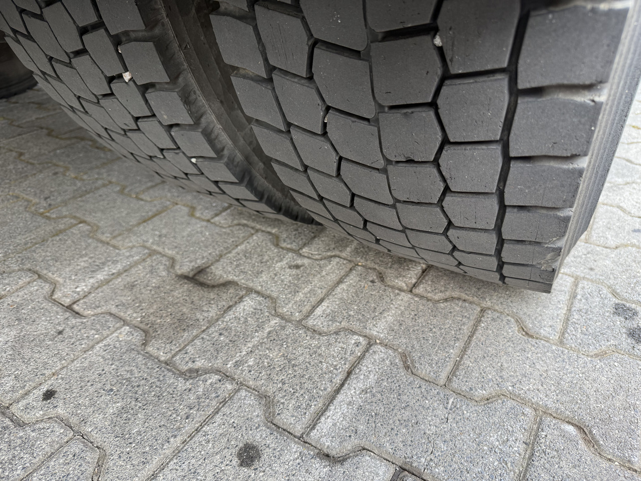 Volvo FL250.18 Carrier Supra 850Mt - Camion frigorifique: photos 3 Volvo FL250.18 Carrier Supra 850Mt - Camion frigorifique: photos 3