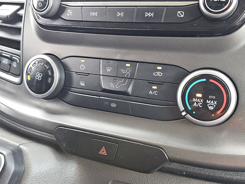 Fourgonnette Ford Transit Custom 2.0 L2H1 Navi Airco: photos 10
