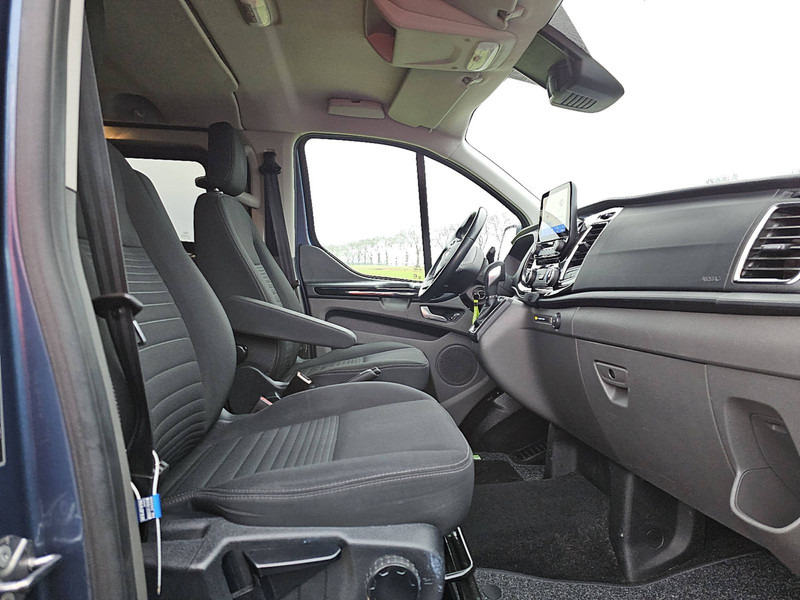 Photo d'intérieur 1: Fourgonnette Ford Transit Custom  L1H1 Dub.Cab Autom!