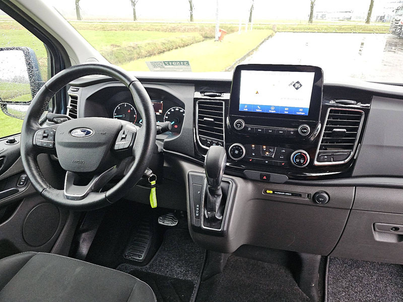 Photo d'intérieur 2: Fourgonnette Ford Transit Custom  L1H1 Dub.Cab Autom!