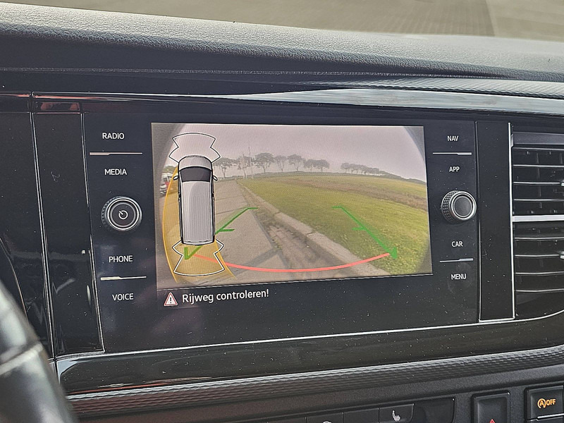 Fourgonnette Volkswagen Transporter 2.0 TDI L2H1 Digital-Cockpit: photos 20 Fourgonnette Volkswagen Transporter 2.0 TDI L2H1 Digital-Cockpit: photos 20