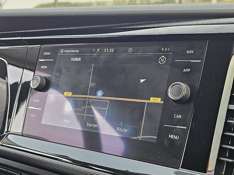 Fourgonnette Volkswagen Transporter 2.0 TDI L2H1 Digital-Cockpit: photos 11 Fourgonnette Volkswagen Transporter 2.0 TDI L2H1 Digital-Cockpit: photos 11