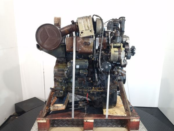 Komatsu/Cummins S4D102E-1/4BT3.9 Engine (Plant) - Moteur pour Engins de chantier: photos 4 Komatsu/Cummins S4D102E-1/4BT3.9 Engine (Plant) - Moteur pour Engins de chantier: photos 4