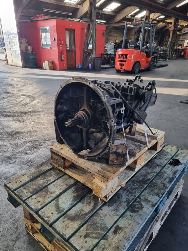 ZF 6S1000TO Gearbox - Boîte de vitesse: photos 4 ZF 6S1000TO Gearbox - Boîte de vitesse: photos 4