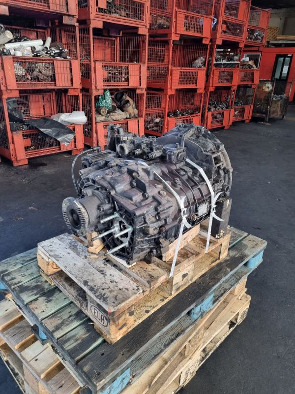 ZF 6S1000TO Gearbox - Boîte de vitesse: photos 1 ZF 6S1000TO Gearbox - Boîte de vitesse: photos 1
