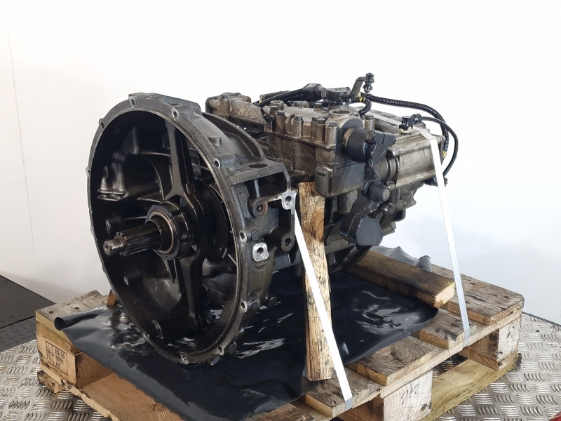 ZF Ecolite 6S800TO Renault Spec Gearbox - Boîte de vitesse: photos 1 ZF Ecolite 6S800TO Renault Spec Gearbox - Boîte de vitesse: photos 1