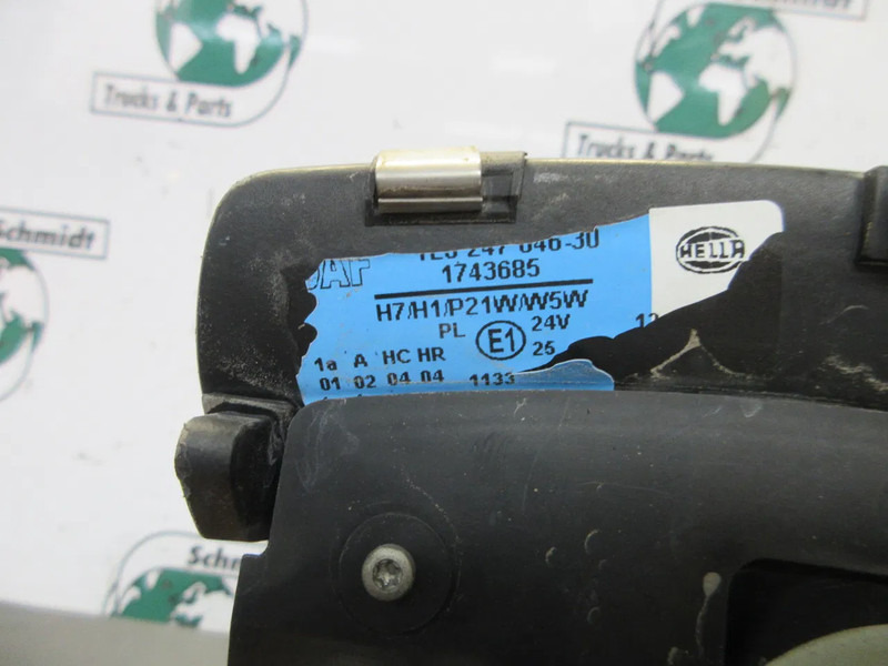 DAF 1743685 // 1743684 KOPLAMP DAF CF 75 EURO 5 R+L - Feu avant pour Camion: photos 5 DAF 1743685 // 1743684 KOPLAMP DAF CF 75 EURO 5 R+L - Feu avant pour Camion: photos 5