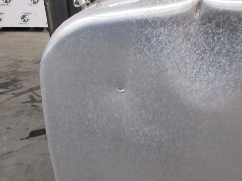 Réservoir de carburant pour Camion DAF 1944798 // 995 LITER INHOUD DAF XF CF EURO 6 MODEL 2018: photos 6 Réservoir de carburant pour Camion DAF 1944798 // 995 LITER INHOUD DAF XF CF EURO 6 MODEL 2018: photos 6