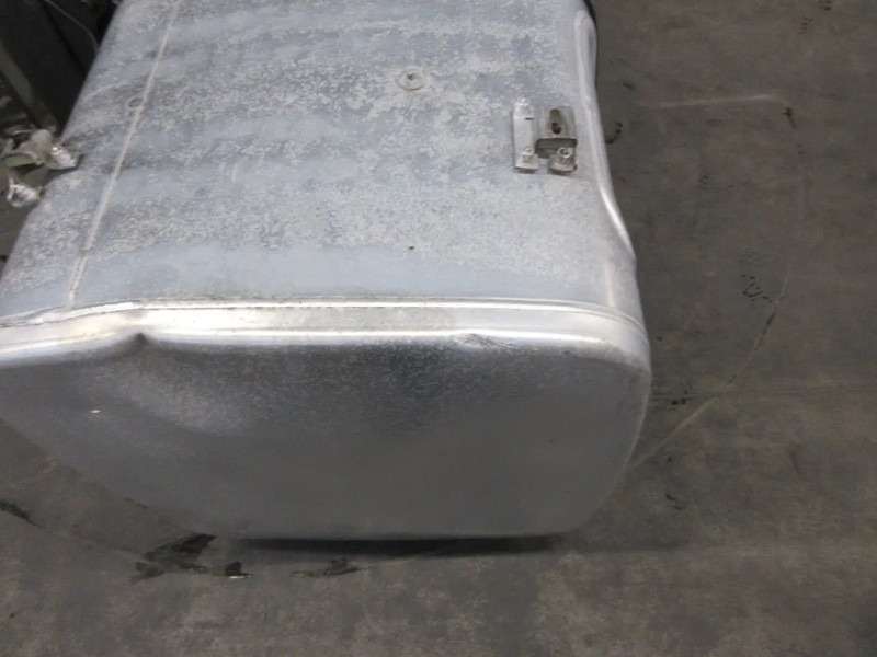 Réservoir de carburant pour Camion DAF 1944798 // 995 LITER INHOUD DAF XF CF EURO 6 MODEL 2018: photos 7 Réservoir de carburant pour Camion DAF 1944798 // 995 LITER INHOUD DAF XF CF EURO 6 MODEL 2018: photos 7