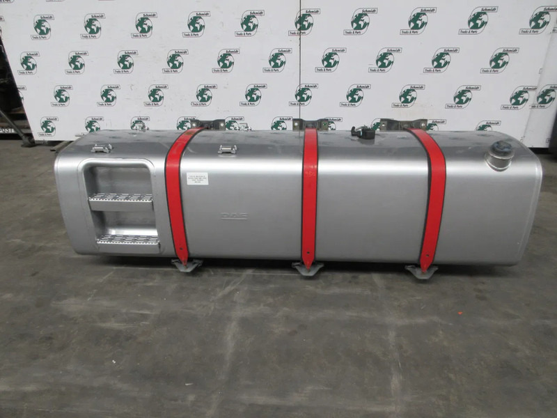 DAF 1944800 DIESELTANK 845 LITER INHOUT DAF XF 480 MODEL 2021 - Réservoir de carburant pour Camion: photos 5 DAF 1944800 DIESELTANK 845 LITER INHOUT DAF XF 480 MODEL 2021 - Réservoir de carburant pour Camion: photos 5
