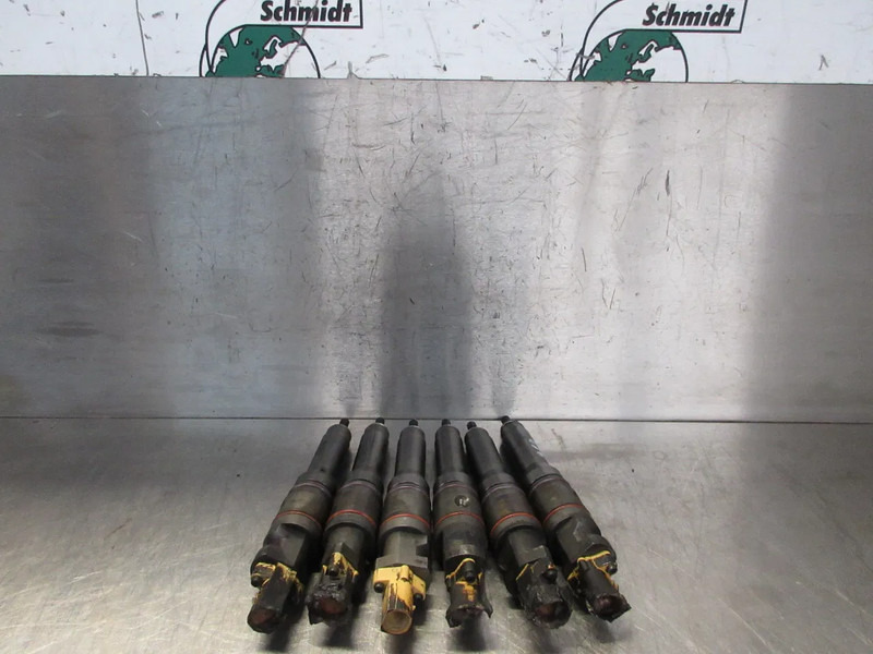 DAF 2047600 INJECTORS MET BESCHADIGING BRAND BOVE DAF 530 MODEL 2020 - Filtre à carburant pour Camion: photos 2 DAF 2047600 INJECTORS MET BESCHADIGING BRAND BOVE DAF 530 MODEL 2020 - Filtre à carburant pour Camion: photos 2