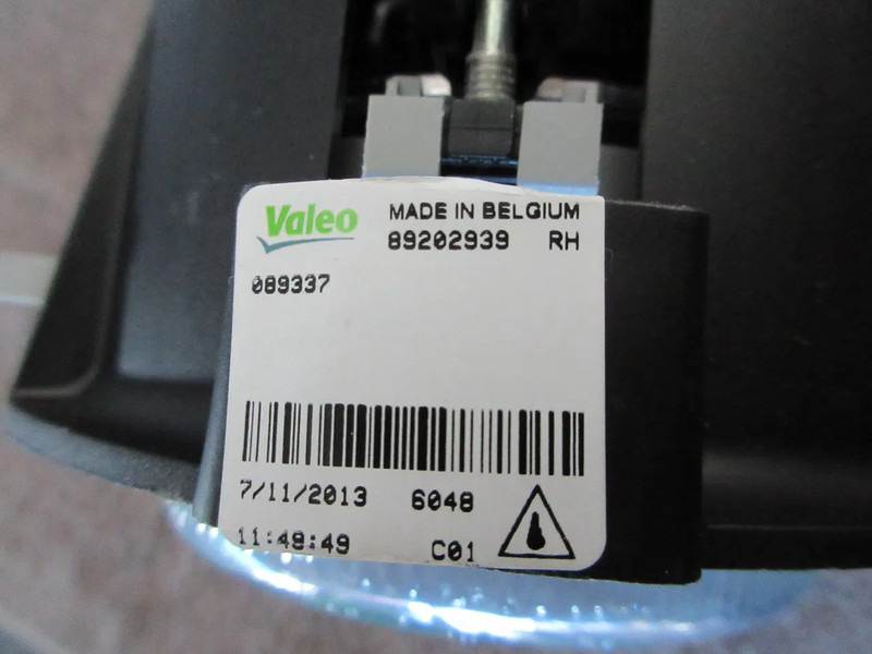 Iveco 504032145//41221083 MISTLAMP NIEUWE !!! IVECO STRALIS EURO 5 - Feu anti-brouillard pour Camion: photos 5 Iveco 504032145//41221083 MISTLAMP NIEUWE !!! IVECO STRALIS EURO 5 - Feu anti-brouillard pour Camion: photos 5
