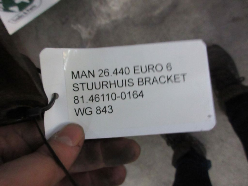 MAN 81.46110-0165 STUURHUIS BRACKET EURO 6 TGX - Commande de gouvernail pour Camion: photos 3 MAN 81.46110-0165 STUURHUIS BRACKET EURO 6 TGX - Commande de gouvernail pour Camion: photos 3