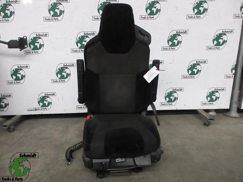 MAN 81.62310-6441 // 81.62310-6436 STOELEN SET MAN TGX 18.470 MODEL 2022 - Siège pour Camion: photos 1 MAN 81.62310-6441 // 81.62310-6436 STOELEN SET MAN TGX 18.470 MODEL 2022 - Siège pour Camion: photos 1