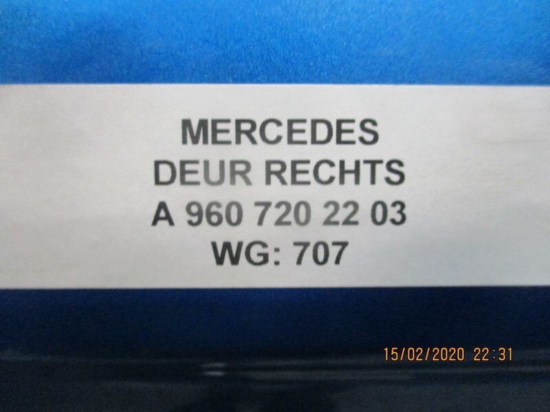 Mercedes-Benz ACTROS A 960 720 22 02 DEUR RECHTS - Cabine et intérieur pour Camion: photos 2 Mercedes-Benz ACTROS A 960 720 22 02 DEUR RECHTS - Cabine et intérieur pour Camion: photos 2