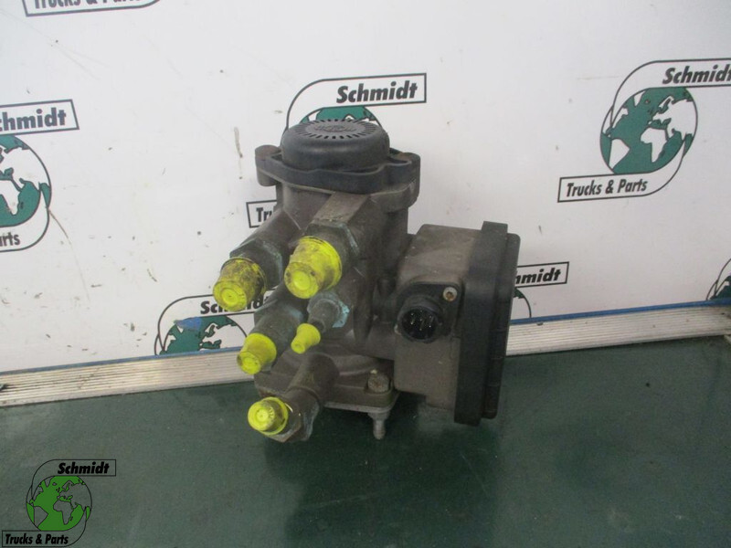 Scania 1790879 EBS MODULEN - Valve de frein pour Camion: photos 1 Scania 1790879 EBS MODULEN - Valve de frein pour Camion: photos 1