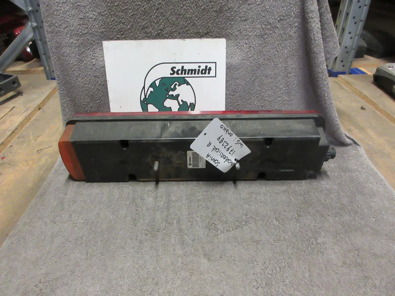 Scania 1792389 ACHTERLAMP SCANIA R SERIE MODEL EURO 6 RECHTS - Feu arrière pour Camion: photos 3 Scania 1792389 ACHTERLAMP SCANIA R SERIE MODEL EURO 6 RECHTS - Feu arrière pour Camion: photos 3