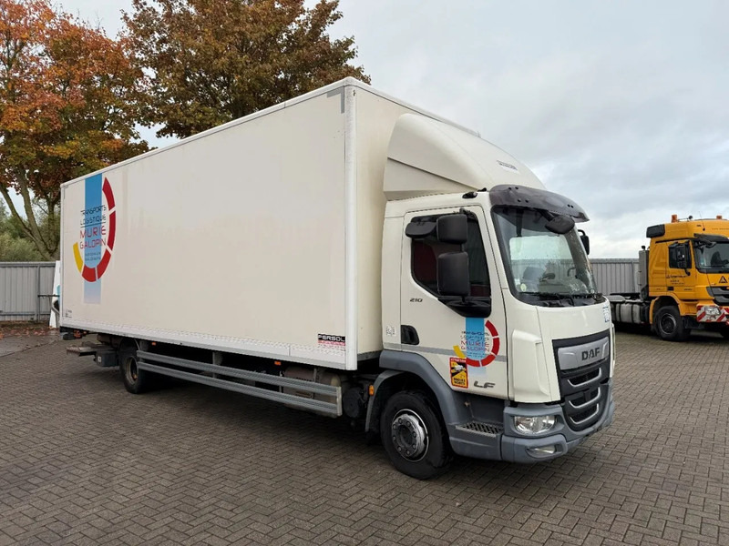 DAF LF210 / NICE CLEAN CLOSED BOX / PLATFORM 1500 KG / NO KEYS / AUTOMATIC / EURO-6 / 2019 - Camion fourgon: photos 2 DAF LF210 / NICE CLEAN CLOSED BOX / PLATFORM 1500 KG / NO KEYS / AUTOMATIC / EURO-6 / 2019 - Camion fourgon: photos 2