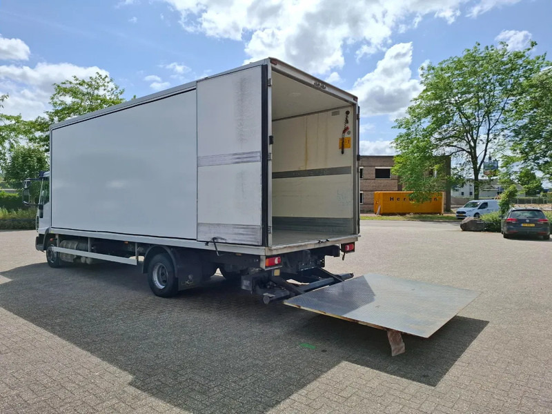 Iveco EuroCargo 120 / COOL TRUCK / CARRIER XARIOS 600 / PLATFORM 2000KG / ONLY:340634 KM / AIRCO / MANUAL / EURO-6 / 2014 - Camion isothermique: photos 3 Iveco EuroCargo 120 / COOL TRUCK / CARRIER XARIOS 600 / PLATFORM 2000KG / ONLY:340634 KM / AIRCO / MANUAL / EURO-6 / 2014 - Camion isothermique: photos 3