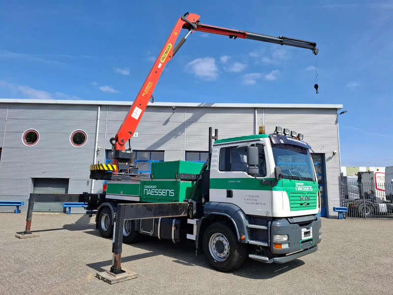 MAN TGA 33.410 / 6X4 / PALFINGER PK4000 1EL ROOFER CRANE / 25M / REMOTE / 2X BIG AXLE / 490677 KM / MANUAL / EURO-3 / 2005 - Camion grue: photos 1 MAN TGA 33.410 / 6X4 / PALFINGER PK4000 1EL ROOFER CRANE / 25M / REMOTE / 2X BIG AXLE / 490677 KM / MANUAL / EURO-3 / 2005 - Camion grue: photos 1