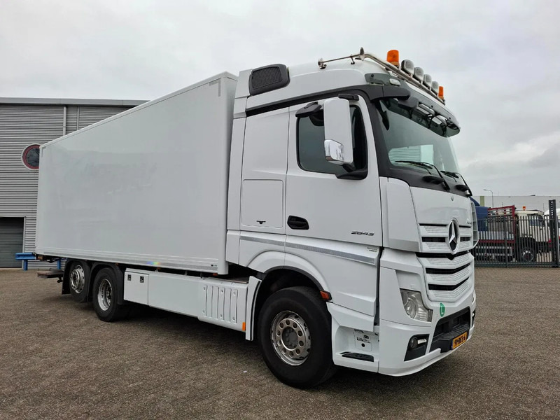 Mercedes-Benz Actros 2843 / NL TRUCK / TUV:08-01-2026 / LIFT+LENKACHSE / SMART TACHO / NAVI / PLATFORM 1500 KG / 2XBED / EURO-6 / 2015 - Camion fourgon: photos 2 Mercedes-Benz Actros 2843 / NL TRUCK / TUV:08-01-2026 / LIFT+LENKACHSE / SMART TACHO / NAVI / PLATFORM 1500 KG / 2XBED / EURO-6 / 2015 - Camion fourgon: photos 2