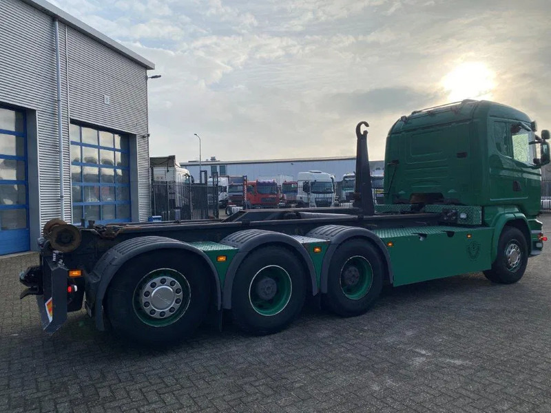 Scania R520 V8 / 8X4 / BIG AXLE / AJK HOOKLIFT 30TON / LIFT+LENKACHSE / NAVI / LEATHER / FULL-AIR / AUTOMATIC / EURO-6 / 2015 - Camion ampliroll: photos 5 Scania R520 V8 / 8X4 / BIG AXLE / AJK HOOKLIFT 30TON / LIFT+LENKACHSE / NAVI / LEATHER / FULL-AIR / AUTOMATIC / EURO-6 / 2015 - Camion ampliroll: photos 5