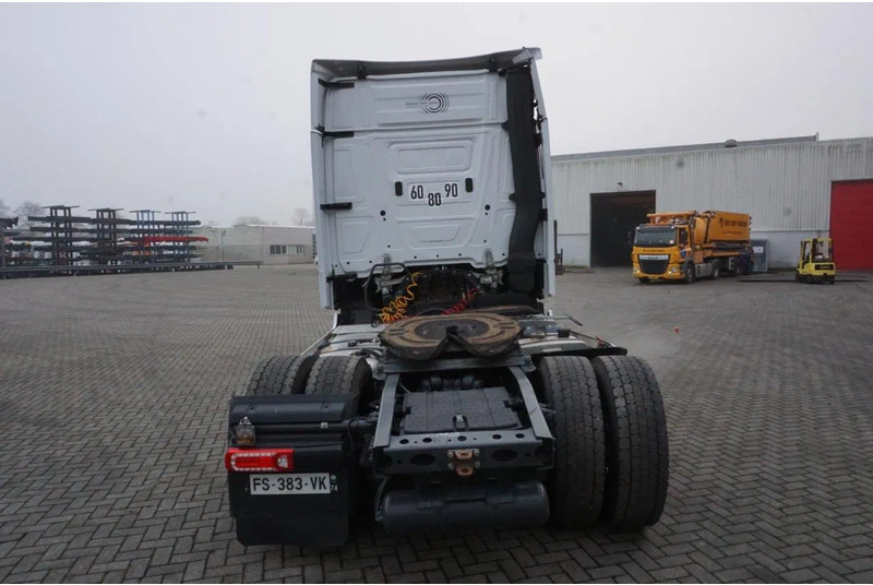 Mercedes-Benz ACTROS 1863 / ENGINE RUNNING / RETARDER/ HYDRAULICS / ONLY: 268593KM / GIGA-SPACE / MIRRORCAM / AUTOMATIC / EURO-6 / 2020 - Tracteur routier: photos 4 Mercedes-Benz ACTROS 1863 / ENGINE RUNNING / RETARDER/ HYDRAULICS / ONLY: 268593KM / GIGA-SPACE / MIRRORCAM / AUTOMATIC / EURO-6 / 2020 - Tracteur routier: photos 4