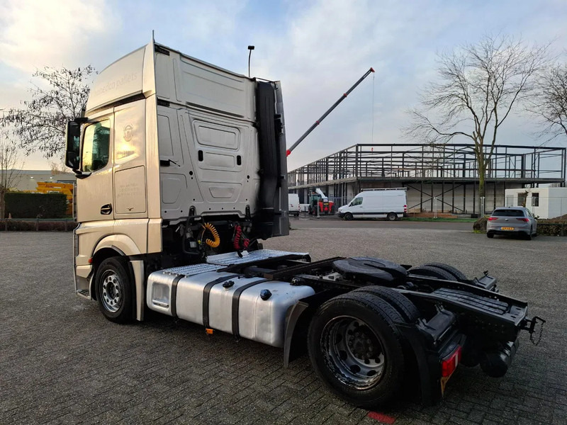 Mercedes-Benz Actros 1842 / NL TRUCK / MEGA / TUV:12-02-2026 / GIGASPACE / ONLY:526303 KM / SMART TACHO / AUTOMATIC / EURO-6 / 2012 - Tracteur routier: photos 3 Mercedes-Benz Actros 1842 / NL TRUCK / MEGA / TUV:12-02-2026 / GIGASPACE / ONLY:526303 KM / SMART TACHO / AUTOMATIC / EURO-6 / 2012 - Tracteur routier: photos 3