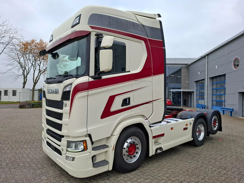 Scania NGS S650 V8 / RETARDER / 633397 KM / 9 TON FRONT AXELE / FULL-AIR / INLINER / FULL SPOILER / LEATHER / ALCOA / NAVI / FRIDGE / E - Tracteur routier: photos 1 Scania NGS S650 V8 / RETARDER / 633397 KM / 9 TON FRONT AXELE / FULL-AIR / INLINER / FULL SPOILER / LEATHER / ALCOA / NAVI / FRIDGE / E - Tracteur routier: photos 1
