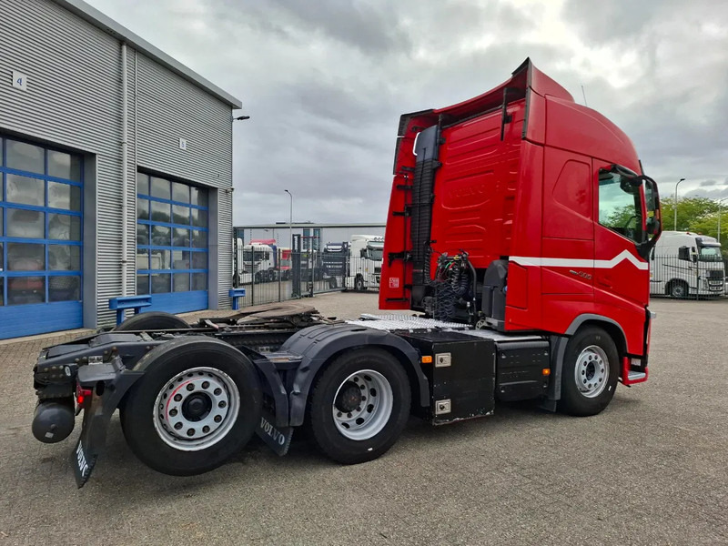 Volvo FH4-500 / VEB+ / ACC / LWDS / FULL-AIR / LIFT AXLE / 705064 KM / FRIDGE / AUTOMATIC / EURO-6 / 2018 - Tracteur routier: photos 5 Volvo FH4-500 / VEB+ / ACC / LWDS / FULL-AIR / LIFT AXLE / 705064 KM / FRIDGE / AUTOMATIC / EURO-6 / 2018 - Tracteur routier: photos 5