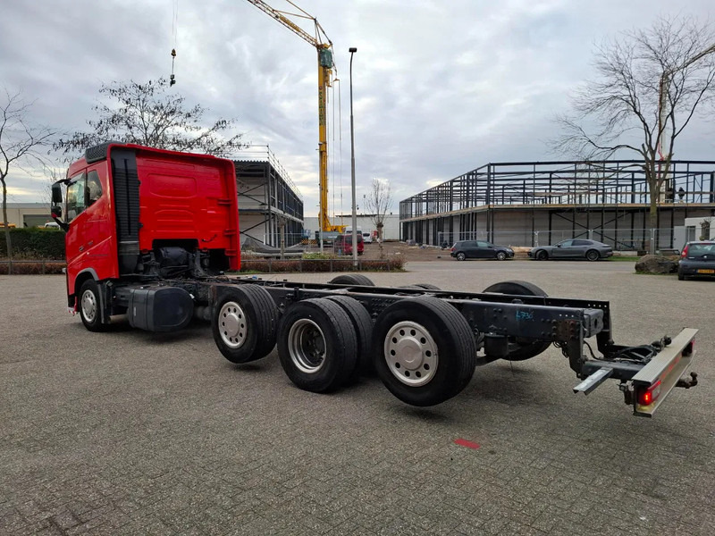 Volvo FH16-750 / VEB+ / ONLY:349761 KM / 9TON FRONT AXLE / INLINER / TECHNICAL 60TON / FULL-AIR / AUTOMATIC / EURO-6 / 2016 - Châssis cabine: photos 3 Volvo FH16-750 / VEB+ / ONLY:349761 KM / 9TON FRONT AXLE / INLINER / TECHNICAL 60TON / FULL-AIR / AUTOMATIC / EURO-6 / 2016 - Châssis cabine: photos 3