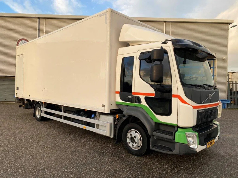 Volvo FL5-210 / NL TRUCK / ONLY:495823 KM / PLATFORM 1500 KG / AUTOMATIC / EURO-6 / 2017 - Camion fourgon: photos 2 Volvo FL5-210 / NL TRUCK / ONLY:495823 KM / PLATFORM 1500 KG / AUTOMATIC / EURO-6 / 2017 - Camion fourgon: photos 2