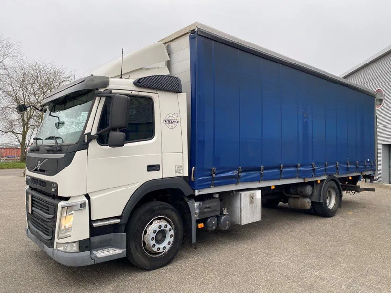 Volvo FM11-330 / LOW KM'S:472120 KM / LWDS / FULL-AIR / NAVI / CURTAIN SAILS / PLATFORM 2500KG / AUTOMATIC / EURO-6 / 2016 - Camion à rideaux coulissants: photos 1 Volvo FM11-330 / LOW KM'S:472120 KM / LWDS / FULL-AIR / NAVI / CURTAIN SAILS / PLATFORM 2500KG / AUTOMATIC / EURO-6 / 2016 - Camion à rideaux coulissants: photos 1