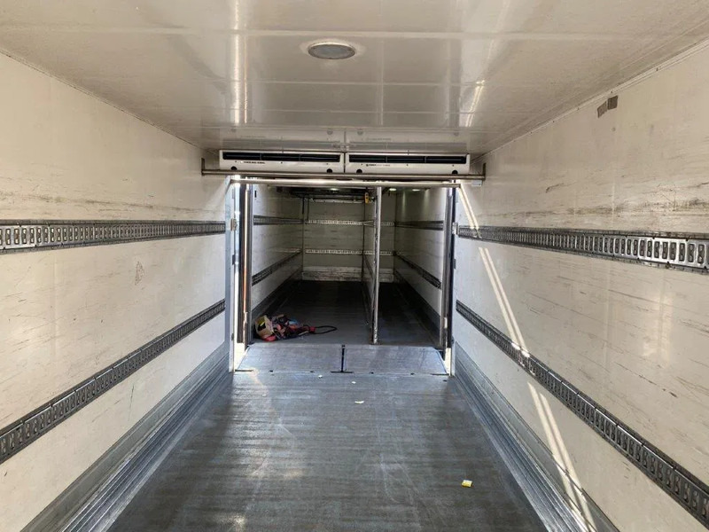 Camion frigorifique Volvo FM4-420 / COMPLETE COOL+FREEZE COMBI / CHEREAU / THROUGH-LOADING SYSTEM / 2XPLATFORM DHOLLANDIA / FREEZING LOCK / AUTOMATIC / EU: photos 6