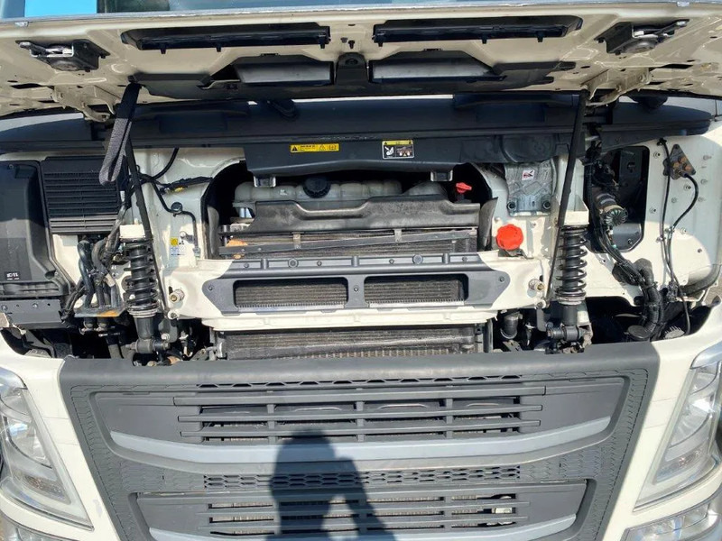 Camion frigorifique Volvo FM4-420 / COMPLETE COOL+FREEZE COMBI / CHEREAU / THROUGH-LOADING SYSTEM / 2XPLATFORM DHOLLANDIA / FREEZING LOCK / AUTOMATIC / EU: photos 13