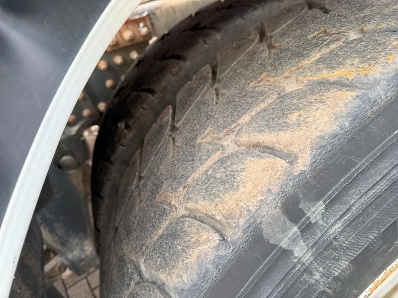 Crédit-bail de Volvo FMX 450 / ENGINE RUNNING / 8X4 / VEB / ONLY:260642 KM / PTO / LIFT+LENKACHSE / ALCOA / AUTOMATIC / EURO-6 / 2014 Volvo FMX 450 / ENGINE RUNNING / 8X4 / VEB / ONLY:260642 KM / PTO / LIFT+LENKACHSE / ALCOA / AUTOMATIC / EURO-6 / 2014: photos 20 Crédit-bail de Volvo FMX 450 / ENGINE RUNNING / 8X4 / VEB / ONLY:260642 KM / PTO / LIFT+LENKACHSE / ALCOA / AUTOMATIC / EURO-6 / 2014 Volvo FMX 450 / ENGINE RUNNING / 8X4 / VEB / ONLY:260642 KM / PTO / LIFT+LENKACHSE / ALCOA / AUTOMATIC / EURO-6 / 2014: photos 20