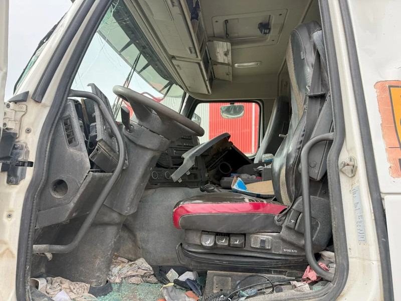 Crédit-bail de Volvo FMX 450 / ENGINE RUNNING / 8X4 / VEB / ONLY:260642 KM / PTO / LIFT+LENKACHSE / ALCOA / AUTOMATIC / EURO-6 / 2014 Volvo FMX 450 / ENGINE RUNNING / 8X4 / VEB / ONLY:260642 KM / PTO / LIFT+LENKACHSE / ALCOA / AUTOMATIC / EURO-6 / 2014: photos 13 Crédit-bail de Volvo FMX 450 / ENGINE RUNNING / 8X4 / VEB / ONLY:260642 KM / PTO / LIFT+LENKACHSE / ALCOA / AUTOMATIC / EURO-6 / 2014 Volvo FMX 450 / ENGINE RUNNING / 8X4 / VEB / ONLY:260642 KM / PTO / LIFT+LENKACHSE / ALCOA / AUTOMATIC / EURO-6 / 2014: photos 13