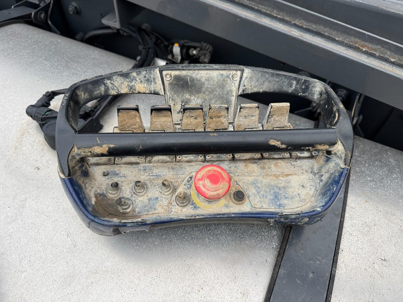 Camion grue DAF CF85-360 6x2 HMF 1580 / 4S, EURO 5: photos 16 Camion grue DAF CF85-360 6x2 HMF 1580 / 4S, EURO 5: photos 16