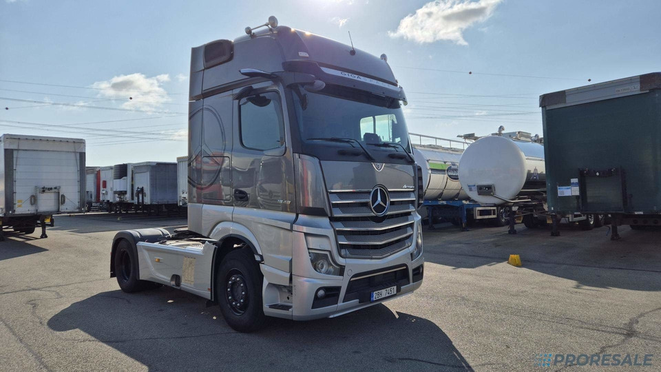 MERCEDES-BENZ ACTROS 1845 LS GIGA SPACE EURO 6 - Tracteur routier: photos 1 MERCEDES-BENZ ACTROS 1845 LS GIGA SPACE EURO 6 - Tracteur routier: photos 1