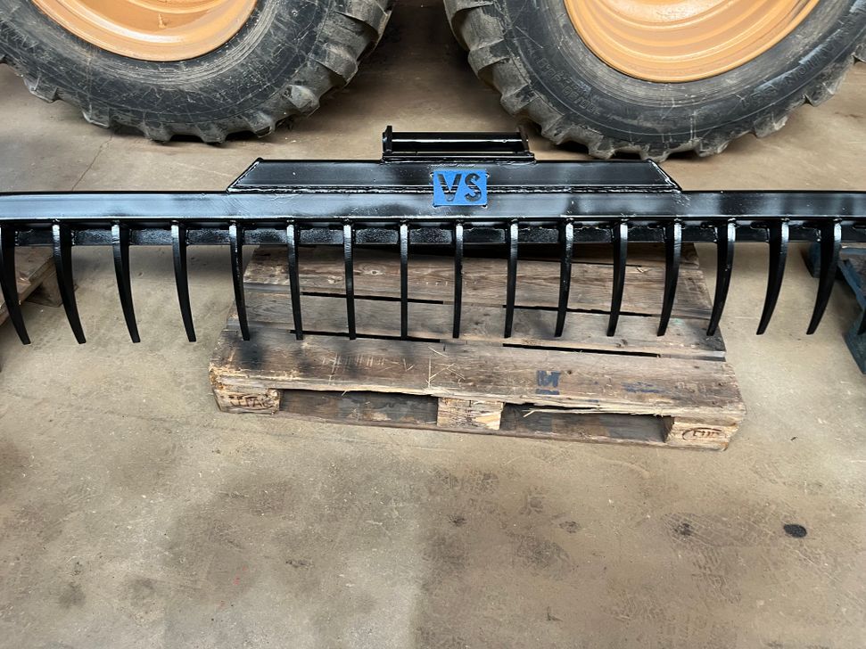 Afretter / Rive for Rendegraver/Excavator 2 M / Leveler / Rake for Backhoe/Excavator 2 M - Outil/ Équipement: photos 2 Afretter / Rive for Rendegraver/Excavator 2 M / Leveler / Rake for Backhoe/Excavator 2 M - Outil/ Équipement: photos 2