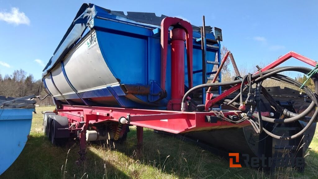 Asfaltstrailer SLP 3 axlad - Engins de chantier: photos 1 Asfaltstrailer SLP 3 axlad - Engins de chantier: photos 1