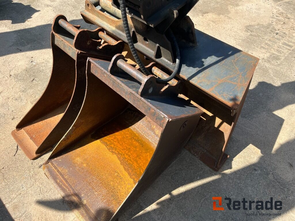 Minigraver Kobelco SK35 SR- 6 E 3,5 Tons minigraver - Mini pelle: photos 5 Minigraver Kobelco SK35 SR- 6 E 3,5 Tons minigraver - Mini pelle: photos 5