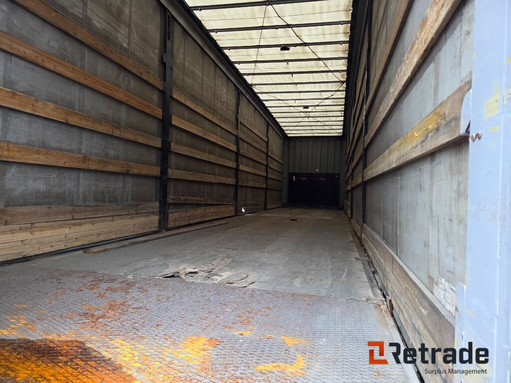 Trailer Krone SD Profi-liner Nybesiktigad - Semi-remorque rideaux coulissants: photos 5 Trailer Krone SD Profi-liner Nybesiktigad - Semi-remorque rideaux coulissants: photos 5